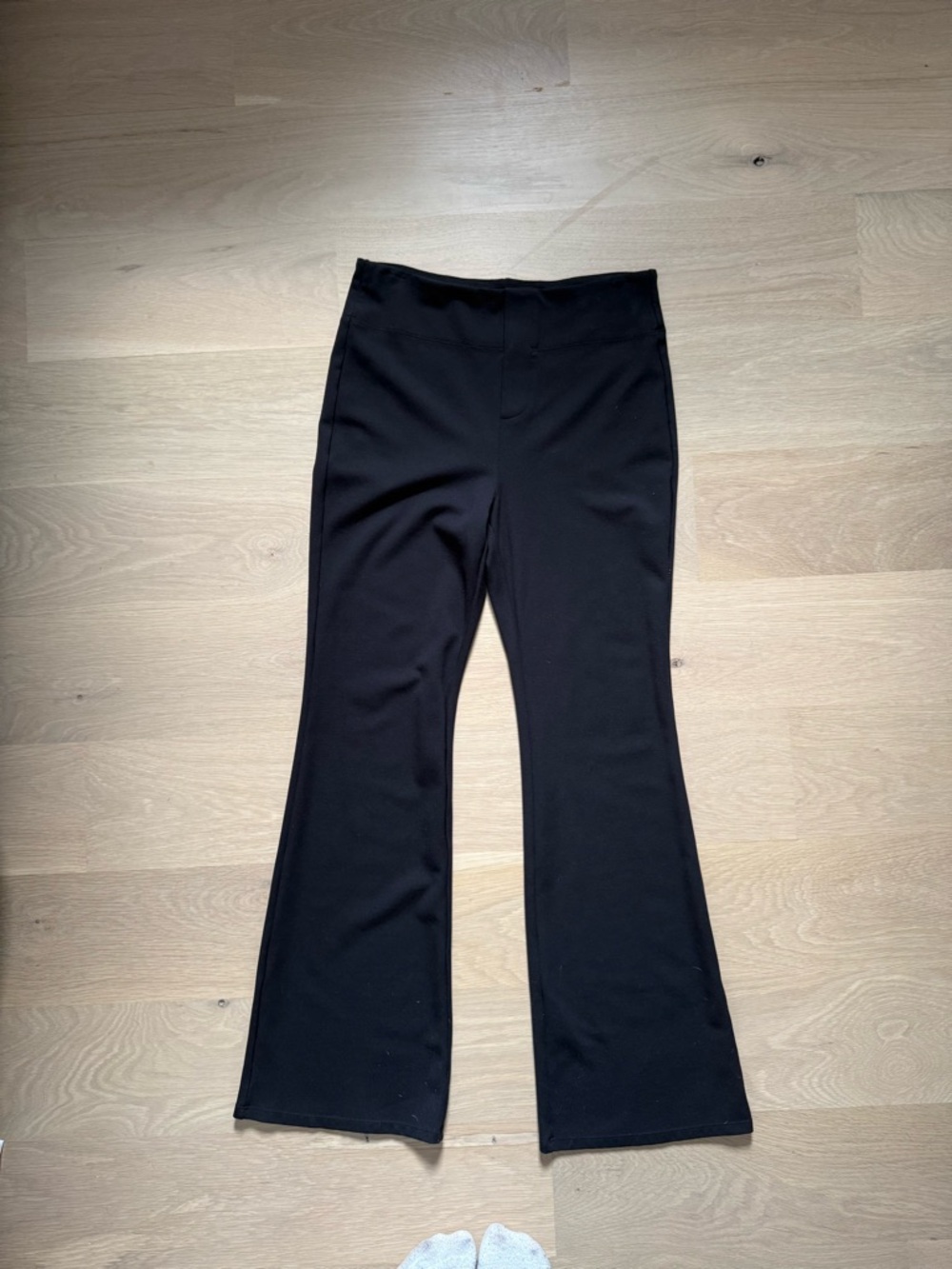 HALARA Black High-Waisted Stretchy slacks
